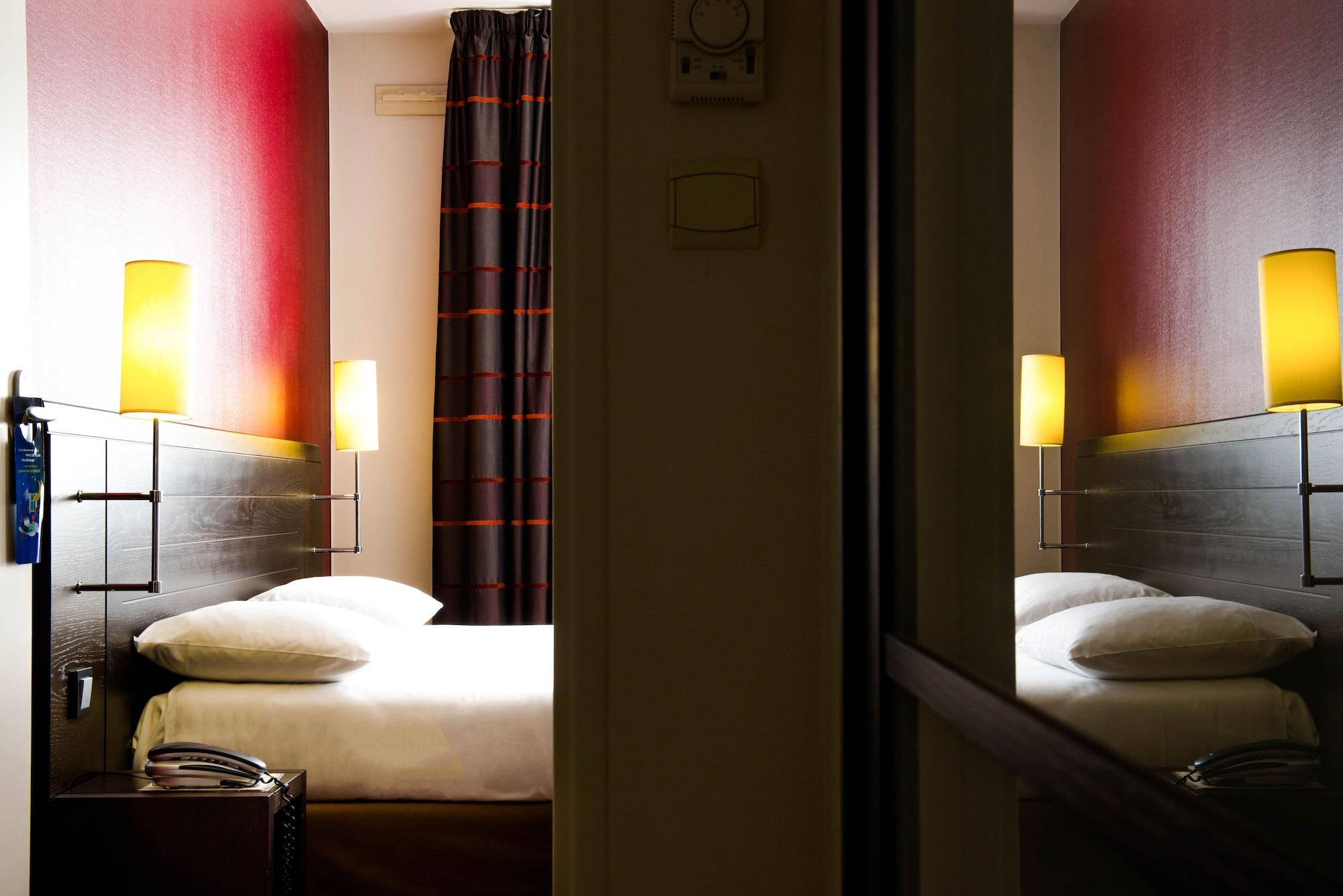 Ibis Styles Nantes Centre Place Royale Exterior photo