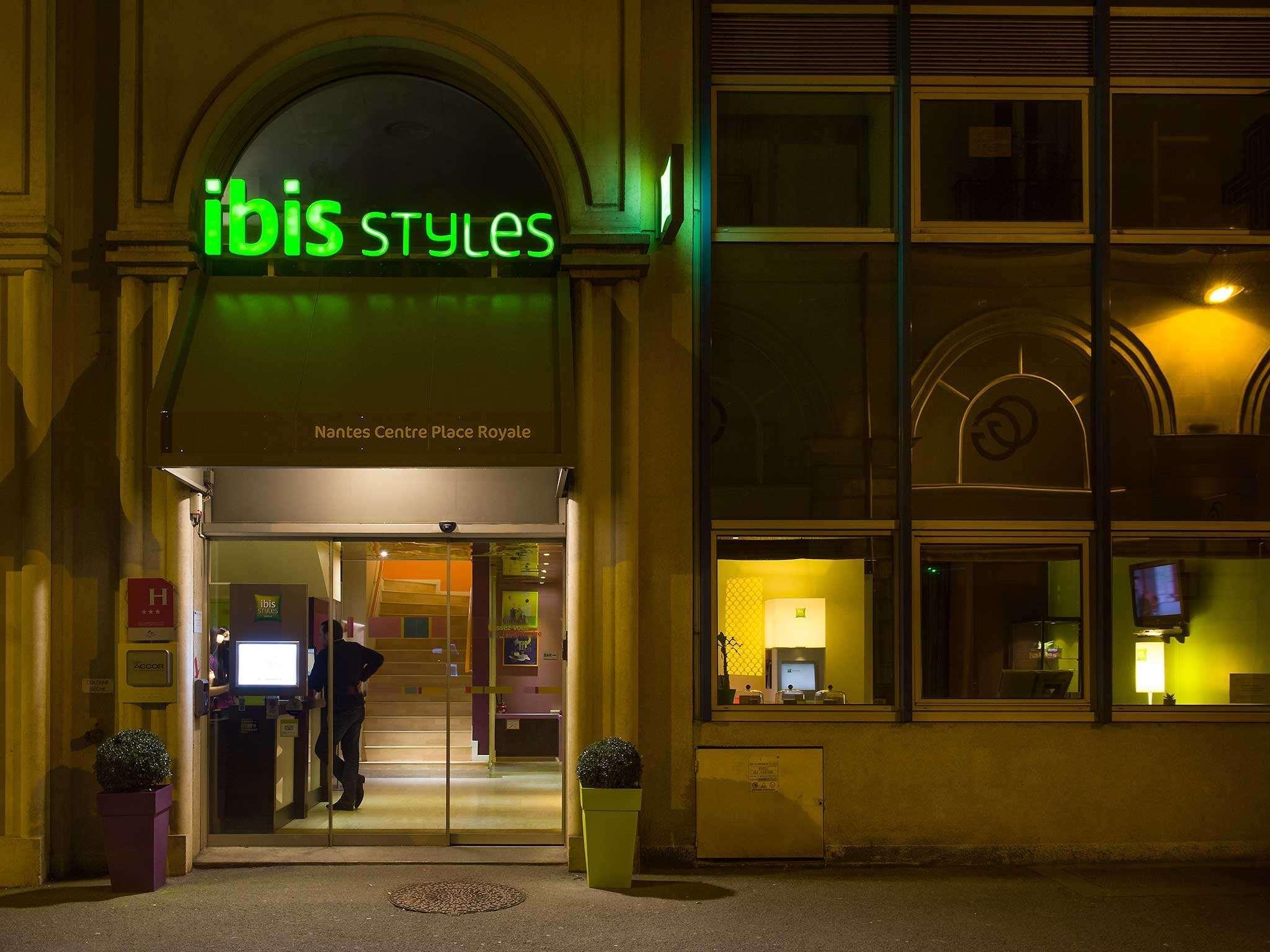 Ibis Styles Nantes Centre Place Royale Exterior photo