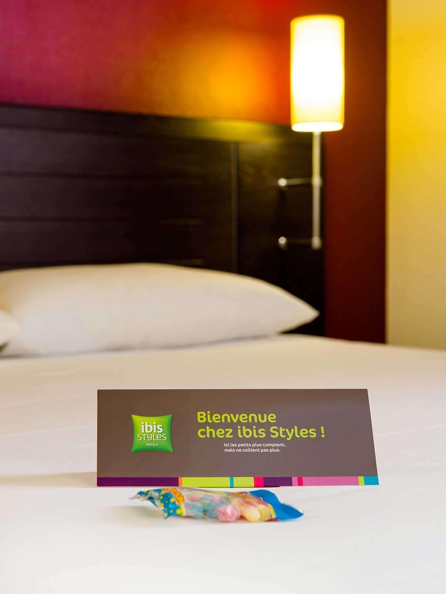 Ibis Styles Nantes Centre Place Royale Exterior photo