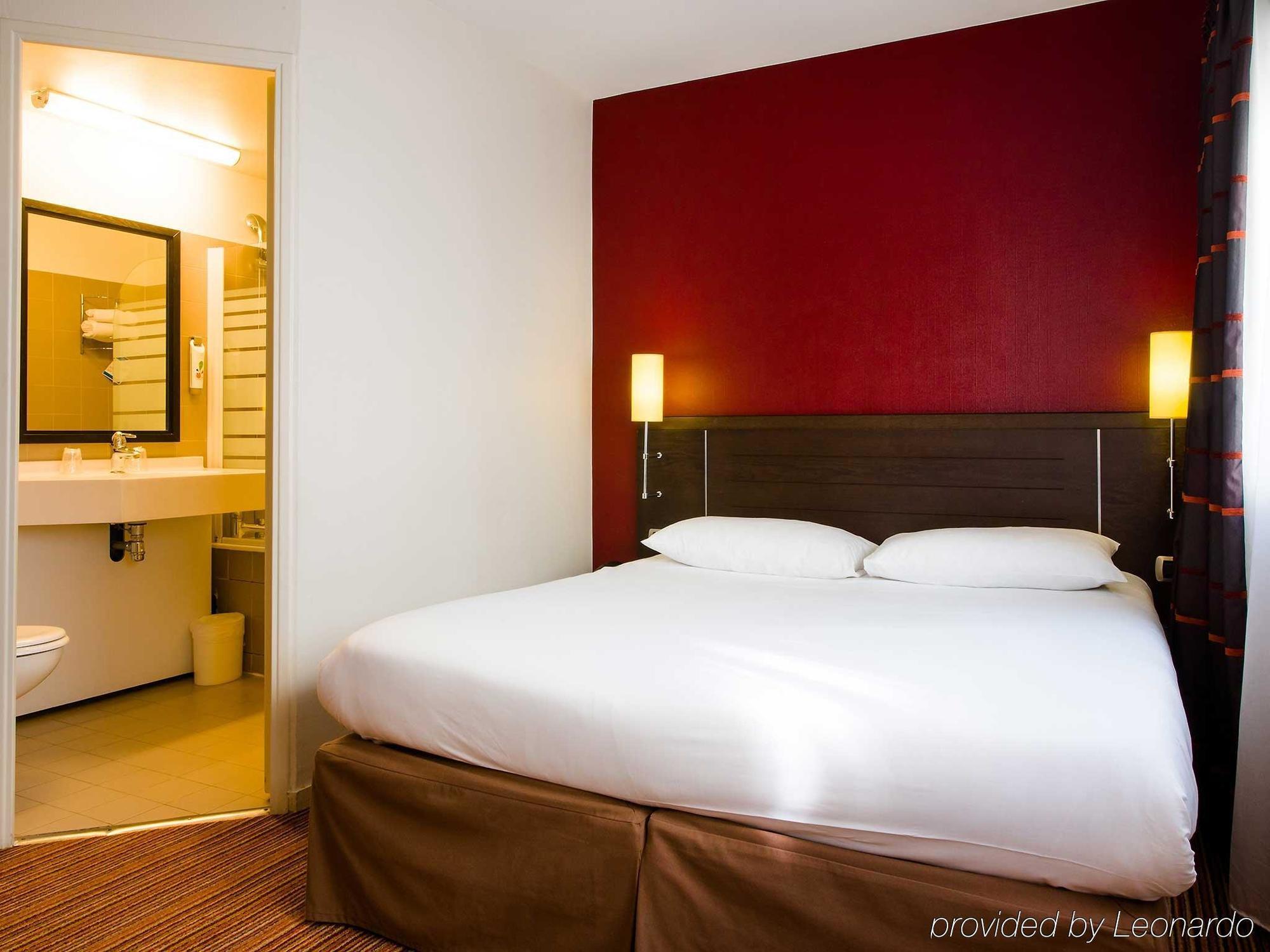 Ibis Styles Nantes Centre Place Royale Exterior photo