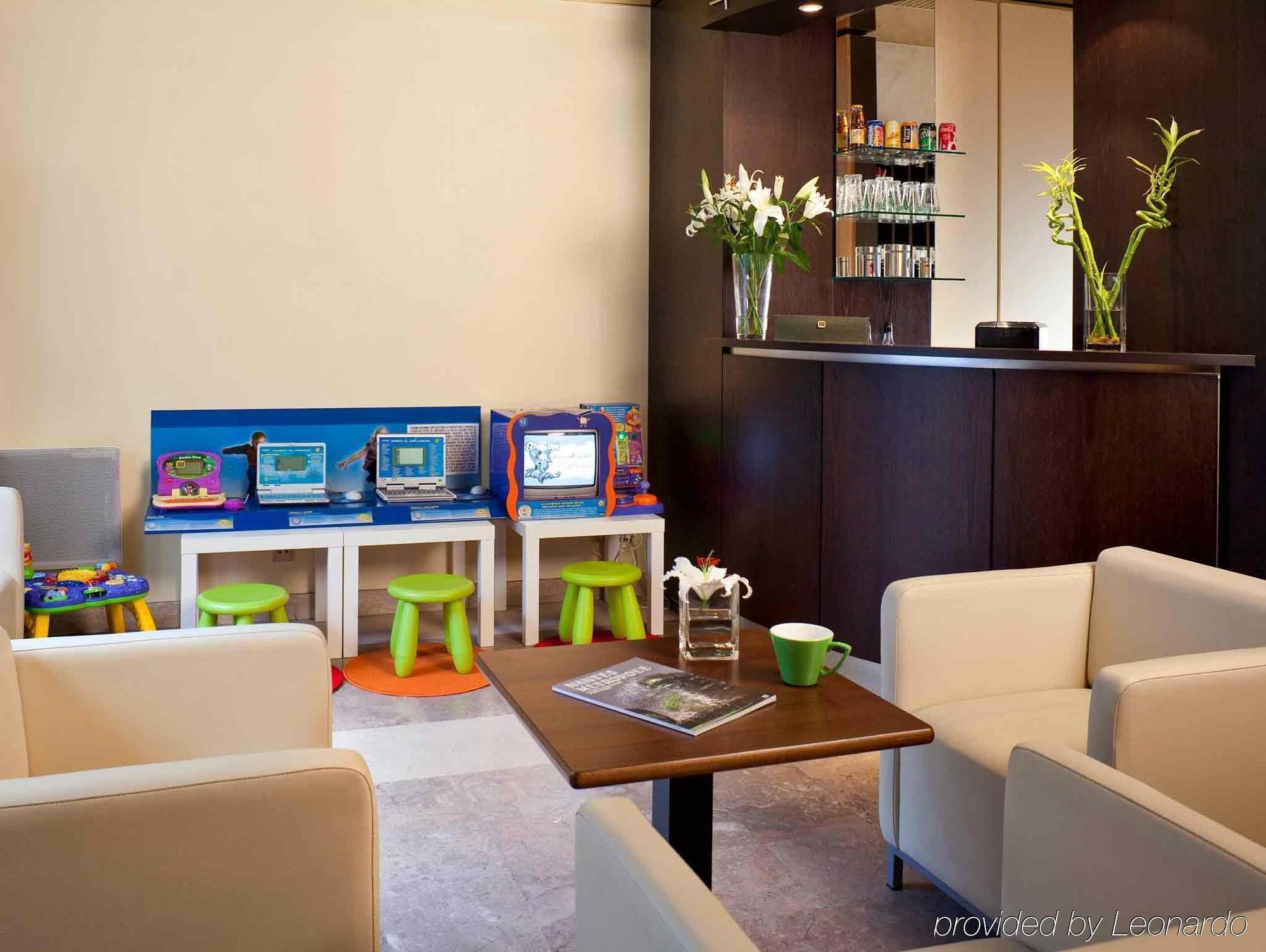 Ibis Styles Nantes Centre Place Royale Exterior photo
